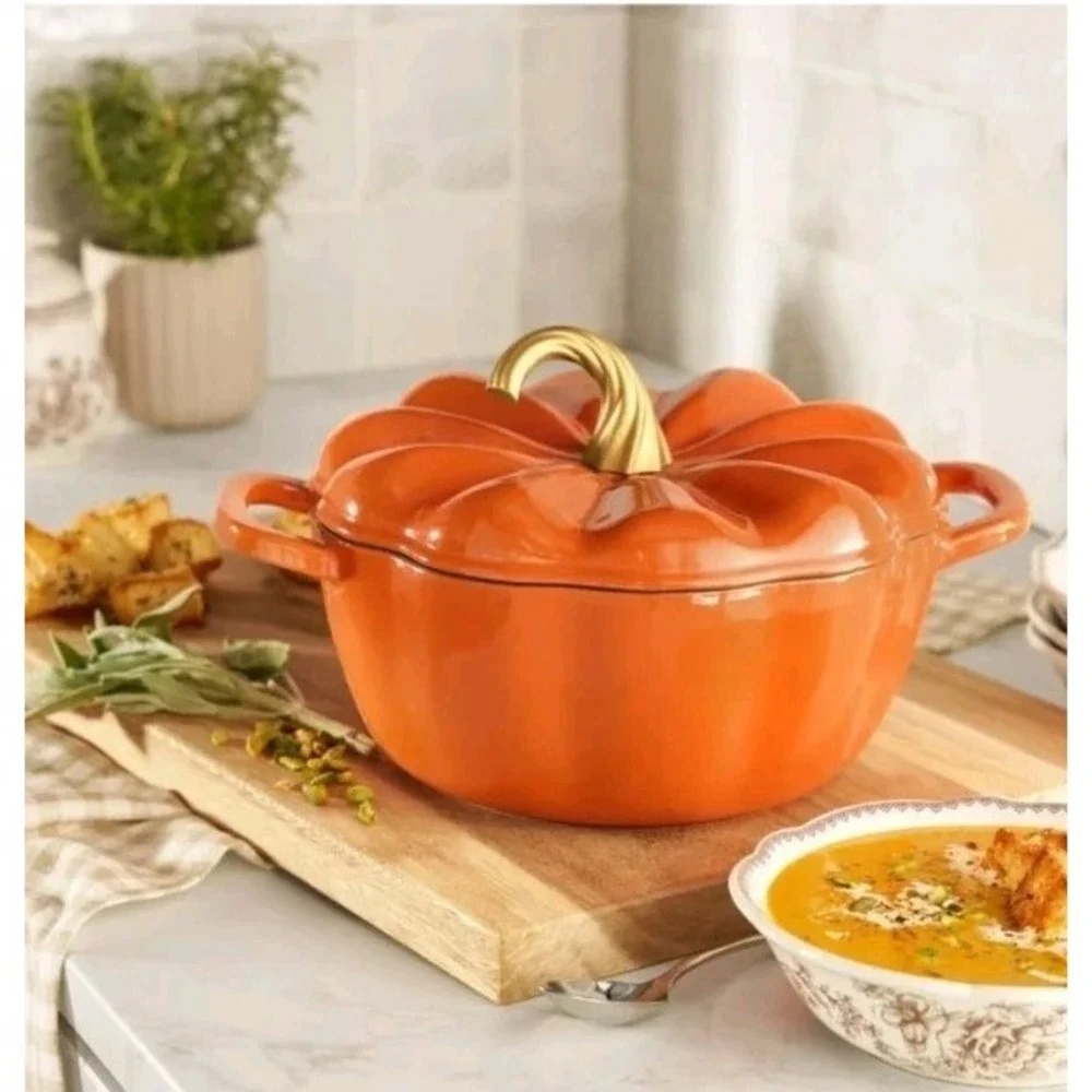 Pioneer Woman 3.5-Quart Enamel-on-Cast Iron Pumpkin Dutch Oven Orange